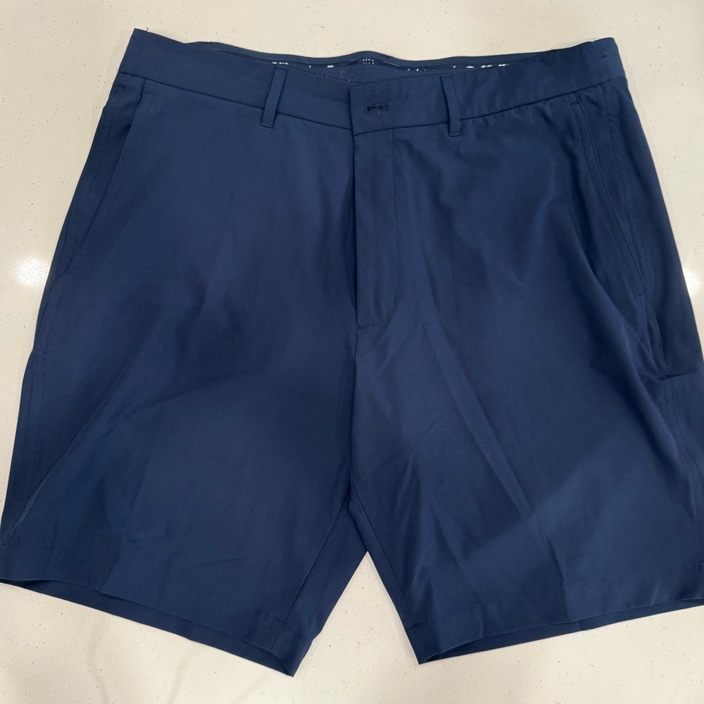 Walter Hagen Navy Flat-Front Performance Shorts